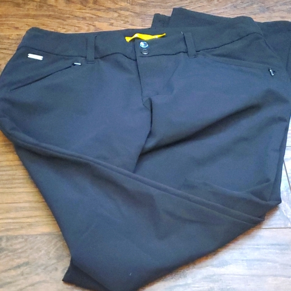 Black Lole travel pants